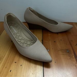 Vivaia Size 39.5 | 8.5 Aria Wedge Pro Heel Brown Tan Pointed Toe Recycled Shoes